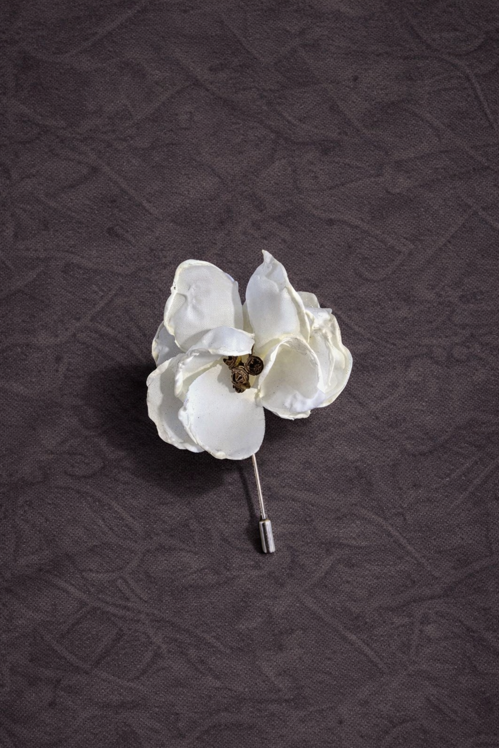 Lill Beyaz İğneli Broş