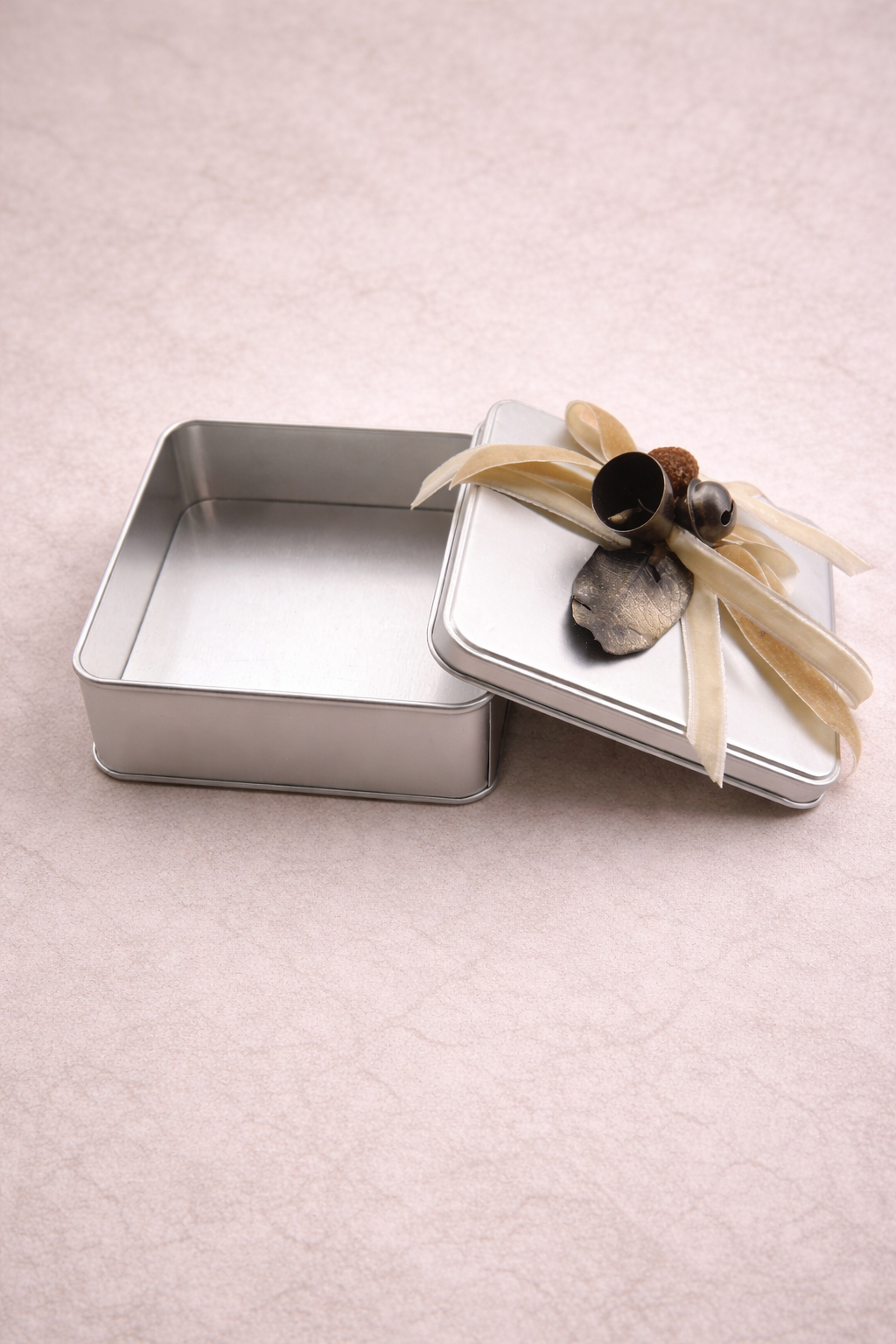 Lill Dekoratif Kutu / Mumlu Kutu