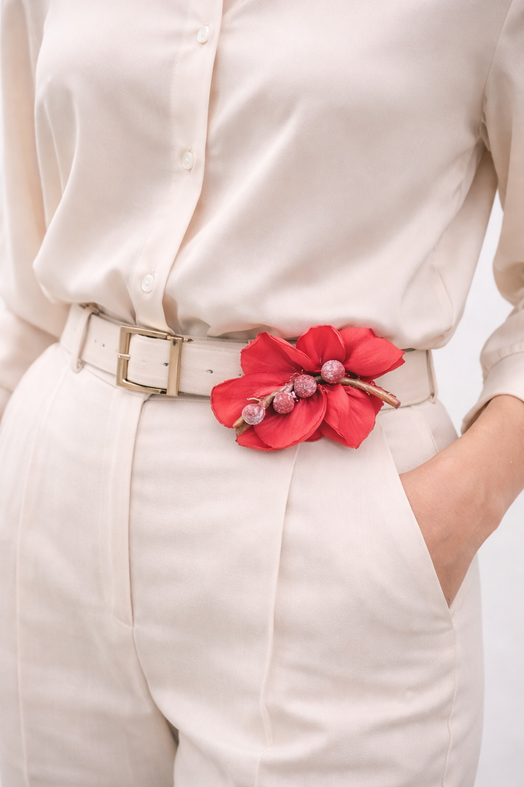 Kırmızı Çiçekli Broş