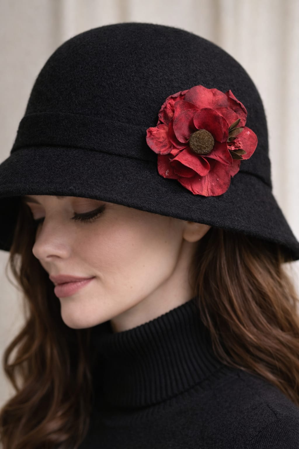 Kırmızı Çiçek Broş