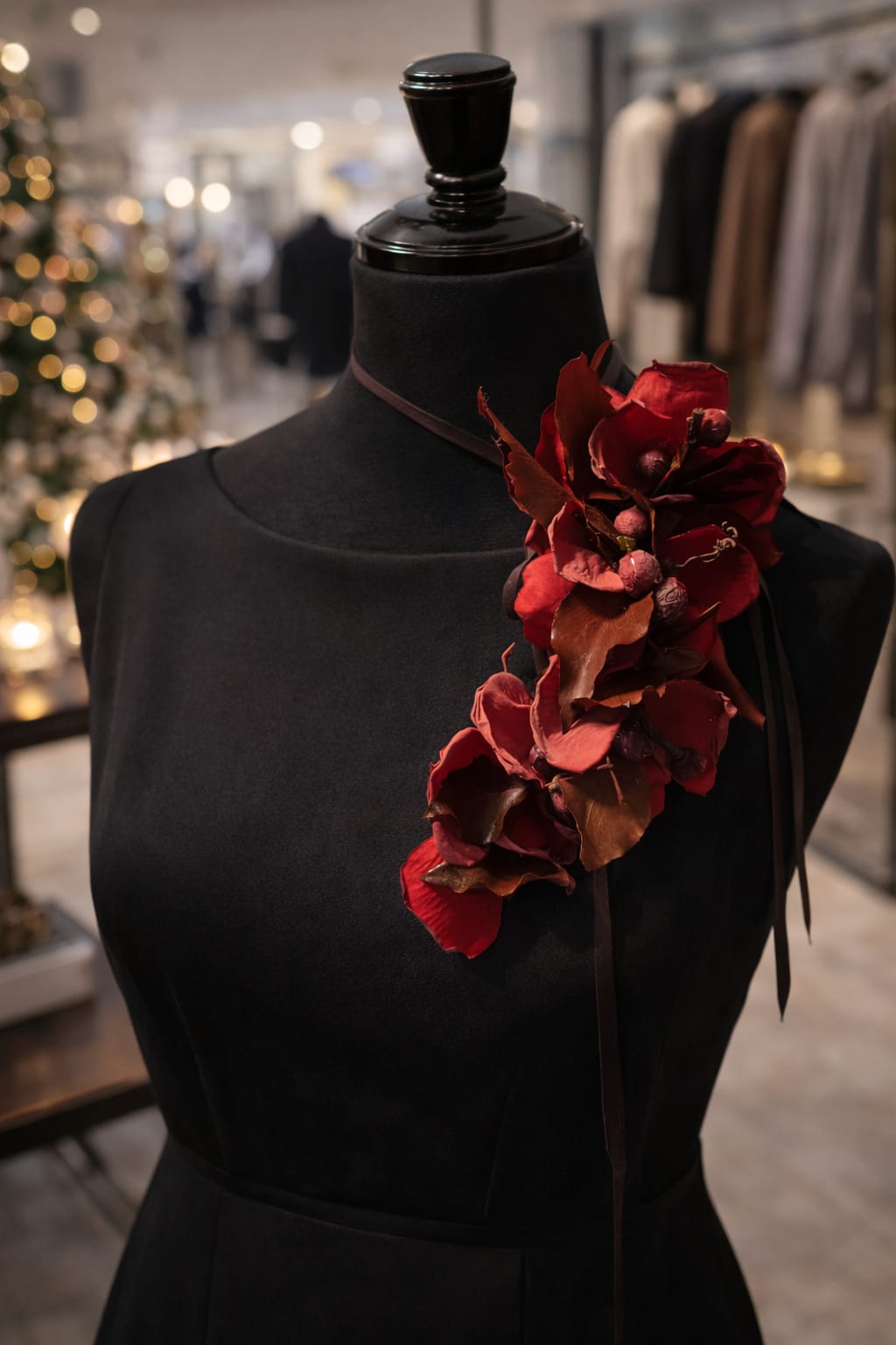 Büyük Kırmızı Çiçekli Broş